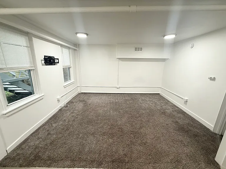 194 Main St #1R — Photo 3