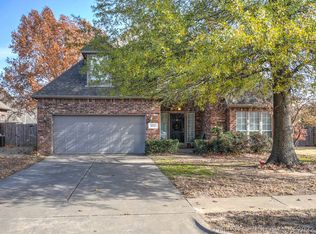 1013 S Willow Ave, Broken Arrow, OK 74012