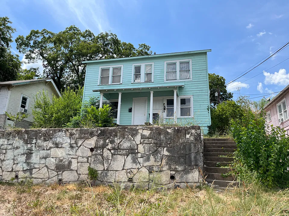 1106 Baylor St #B