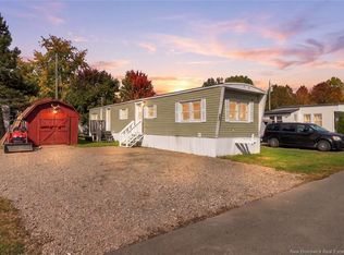 23 Douglas Cres, New Maryland, NB E3C 1Y9