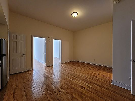 2nd image of 879 10th Ave #2Z