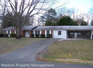 1385 Meadowbrook Dr, King, NC 27021