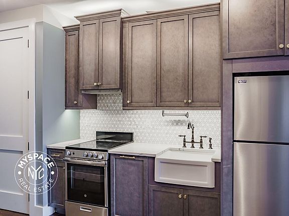 4th image of 187 Kent Ave #310