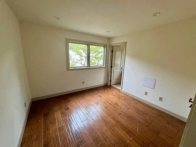 839 9th St #101 — Photo 12