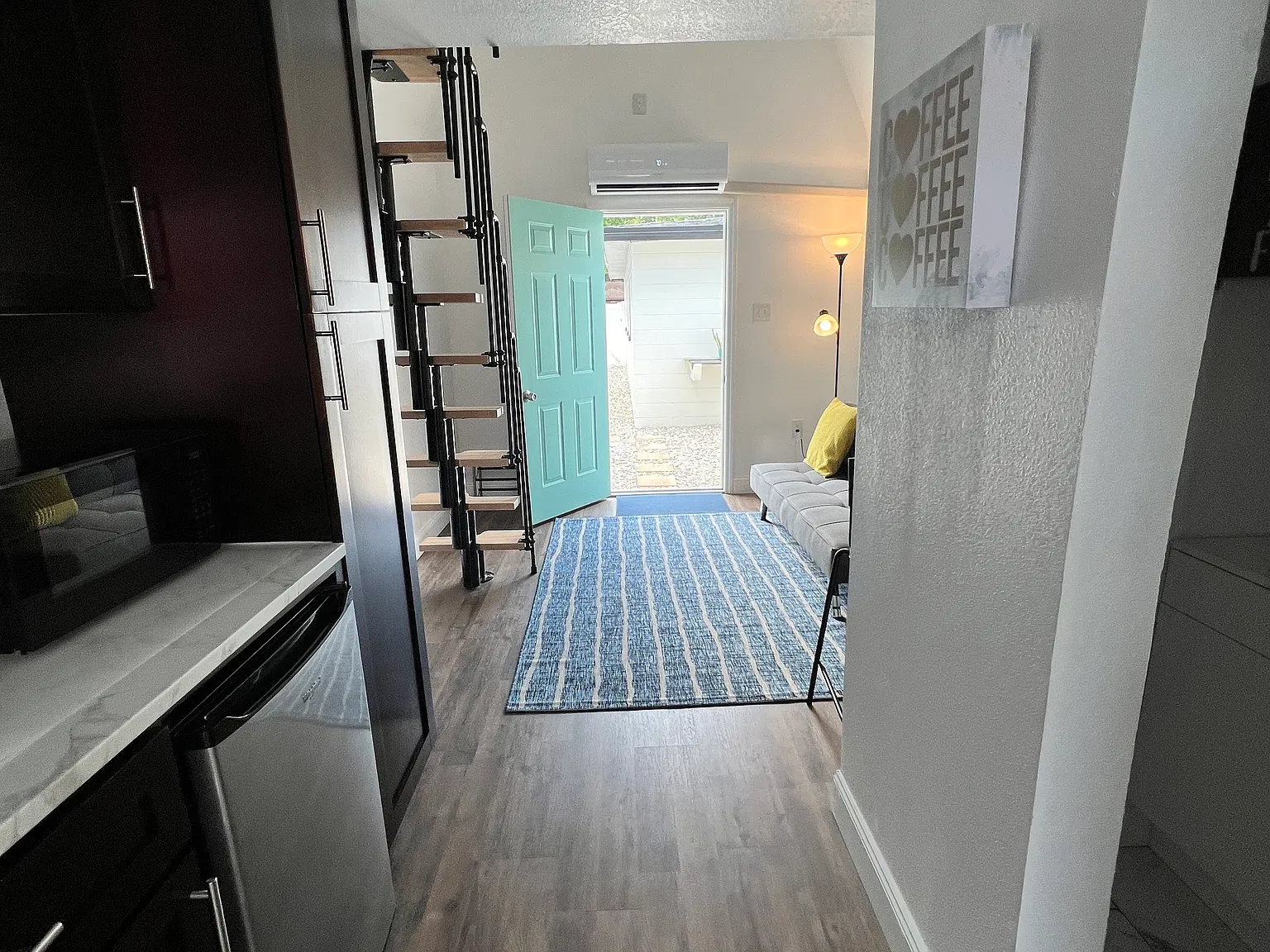 1 bed, 400 sqft, $1,350 — Photo 3