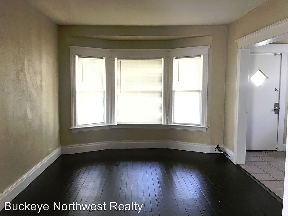 2nd image of 317 Victoria Pl