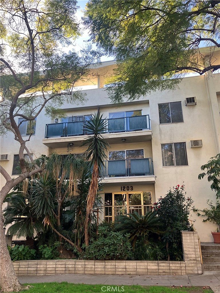1203 N Kings Rd APT 303, West Hollywood, CA 90069 | Zillow