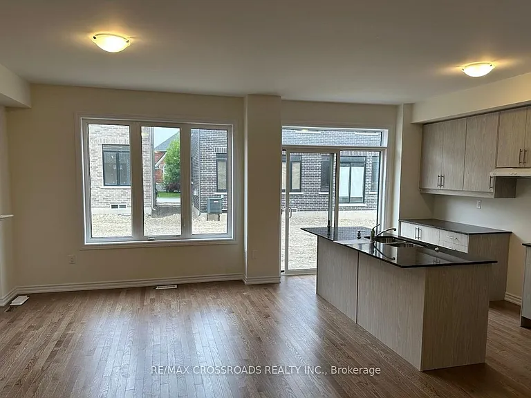 22 Blick Cres — Photo 6