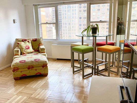 3rd image of 20 W 64th St #25S
