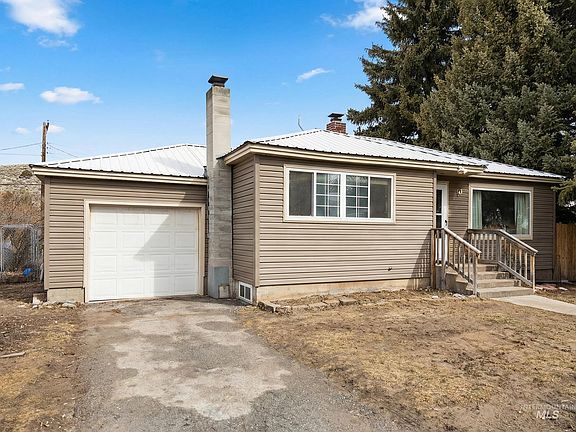 2nd image of 161 Soda Creek Dr