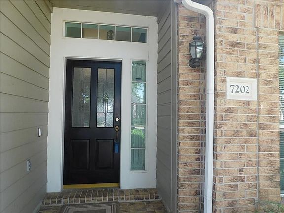 2nd image of 7202 Shadyside Cir