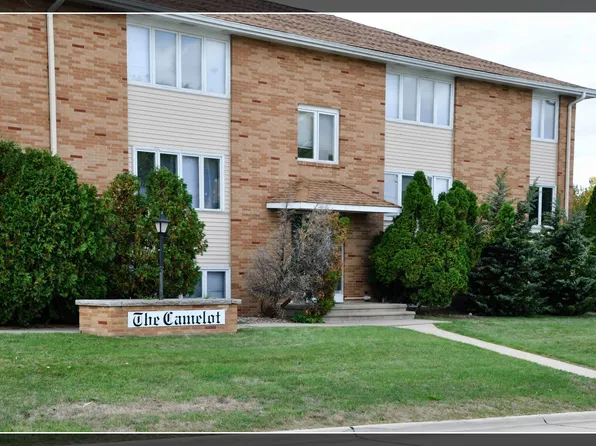 Camelot, 310 C Ave #3898827fd, Hiawatha, IA 52233