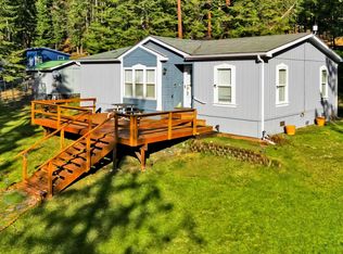 181 Circle Dr, Hope, ID 83836