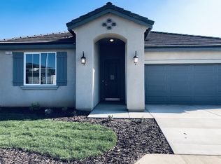 1160 Emerald Ln, Madera, CA 93638