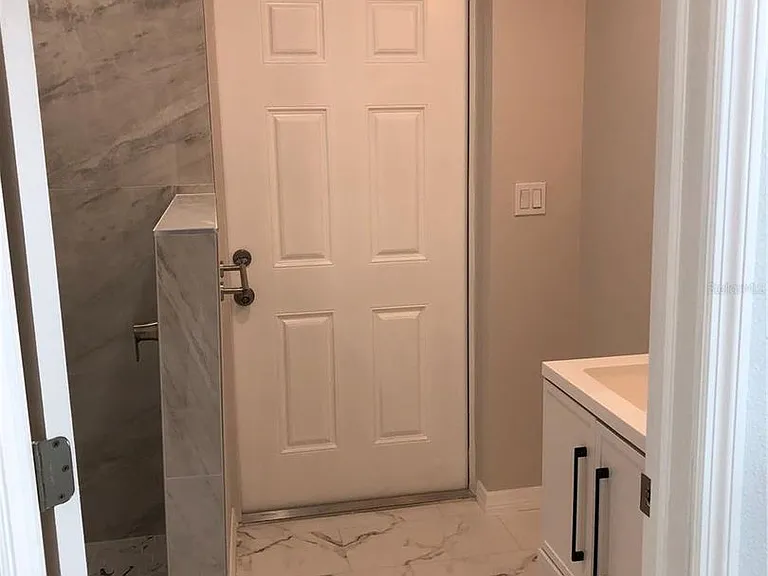 345 Parkland Ave — Photo 11