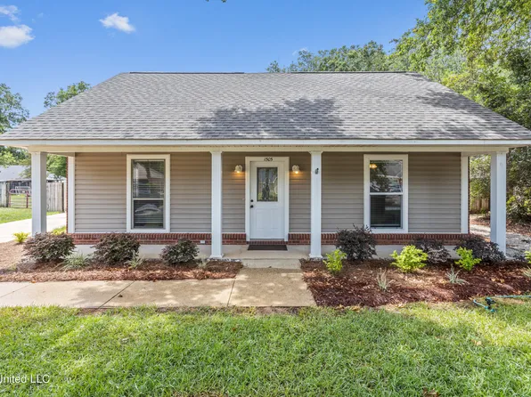 1505 S 7th St, Ocean Springs, MS 39564