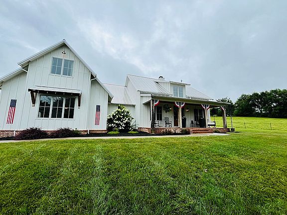 4th image of 2995 Longview Rd