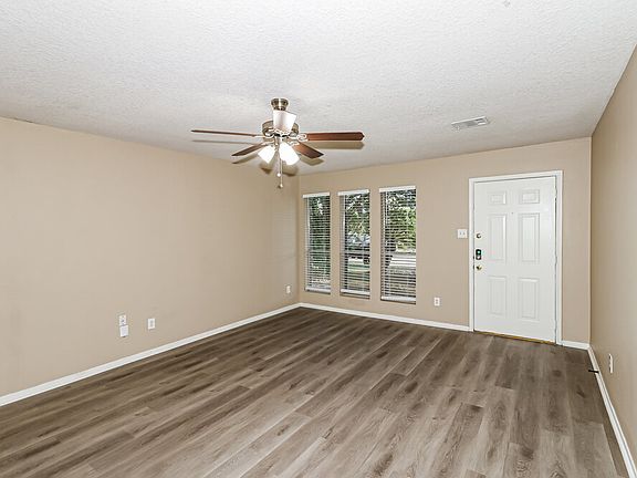4th image of 13230 Firebrick Dr