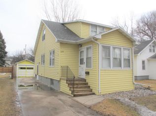 1119 Cottonwood St, Grand Forks, ND 58201