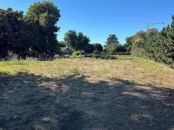 717 Donohoe St, East Palo Alto, CA 94303