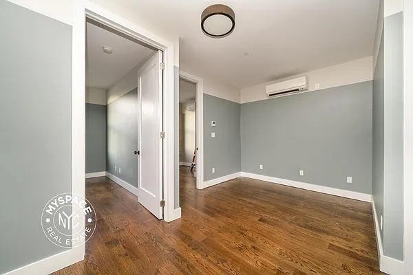 Rented by MySpaceNYC | media 7