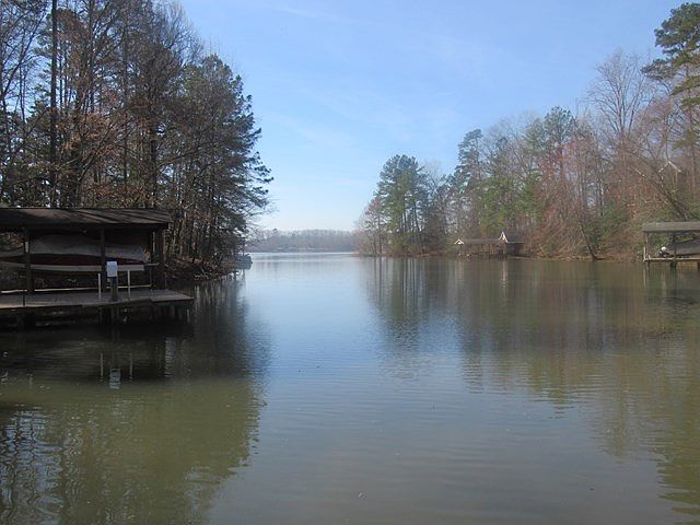 1st image of 884 Hawks Nest Dr