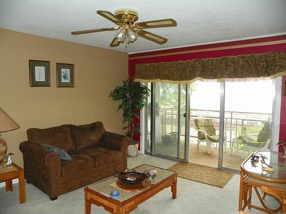 4th image of 1265 Carriage Cir APT 302