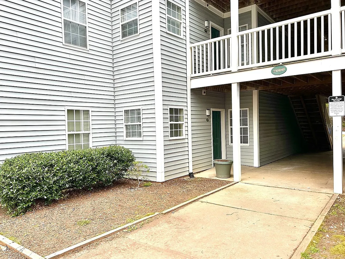 Building Photo - 2000 University Woods Rd #102