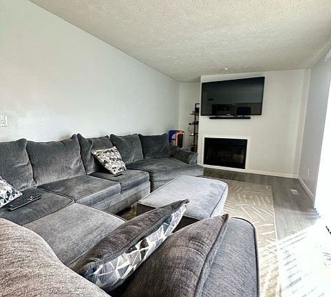 5th image of 4231 Ivanhoe Dr