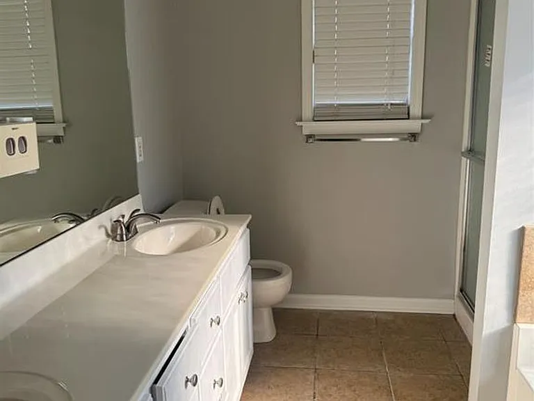 8737 Jamac Ln — Photo 4