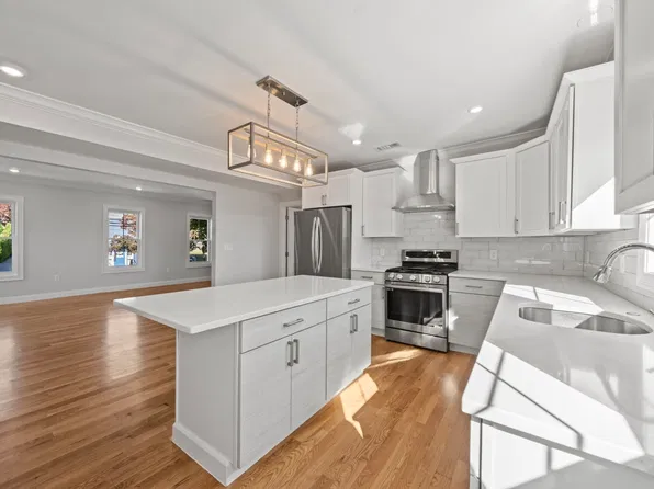 62 Pleasant St #2, Winthrop, MA 02152