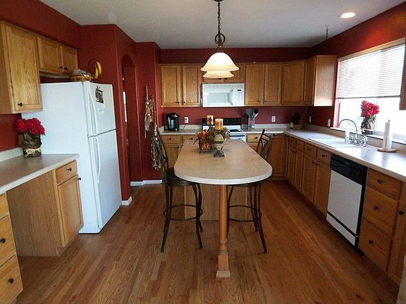 Kitchen W/ Wood Floors & Center Island