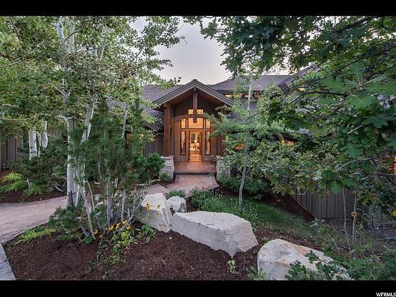 3rd image of 27 Fox Glen Cir