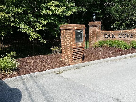2nd image of Oak Cove Shrs