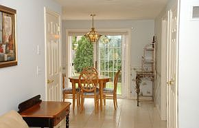 5th image of 40 Westchester Ct