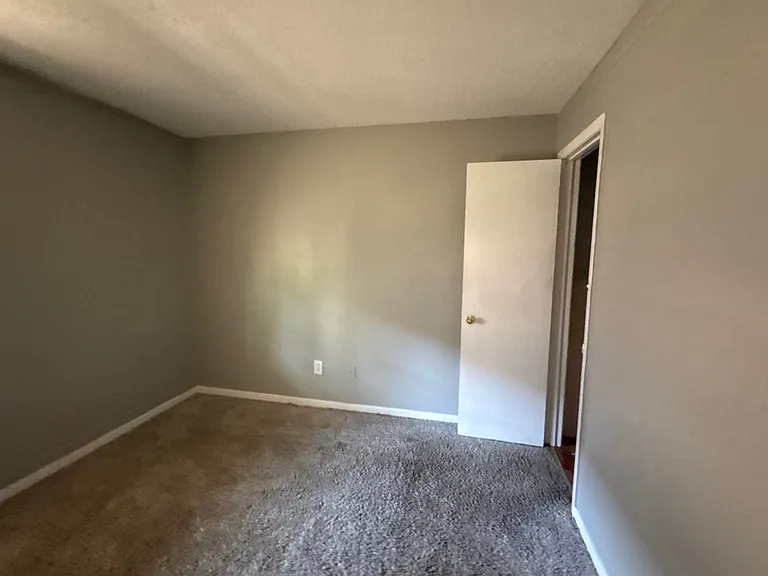 2795 Beverly Hills Rd #2 — Photo 8
