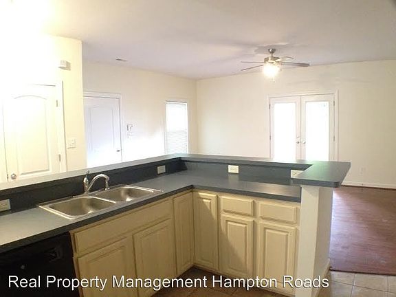 4th image of 1317 43rd St
