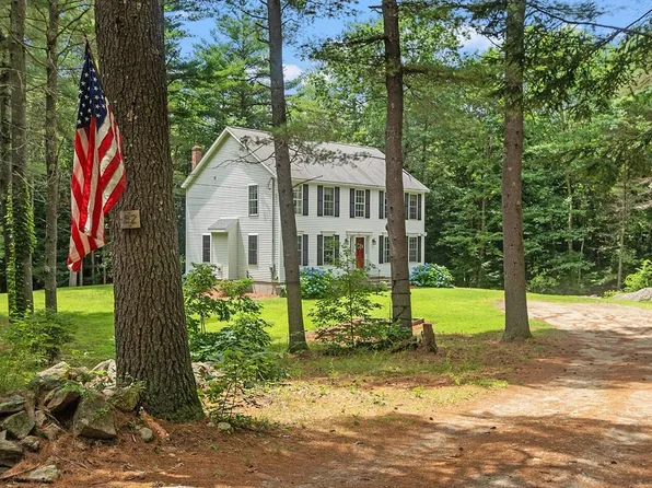 82 Twin Hill Rd, Hubbardston, MA 01452