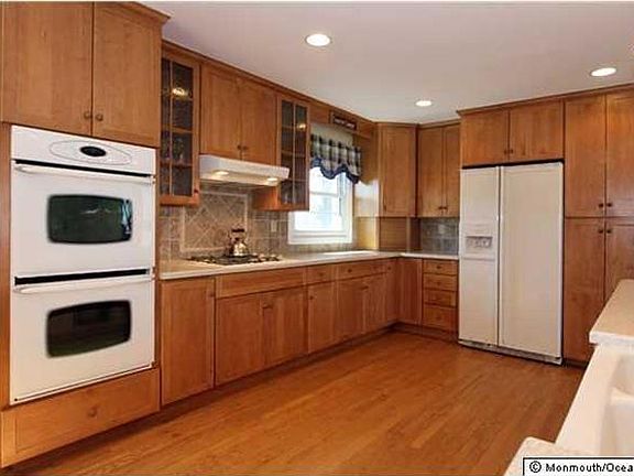 4th image of 140 Birch Dr