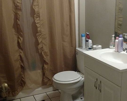 5th image of 605 Greenwood Dr