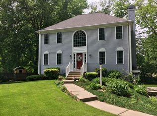 52 Arrowwood Dr, Shrewsbury, MA 01545
