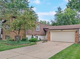 128 Downing Rd, Buffalo Grove, IL 60089