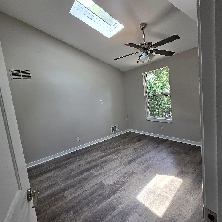 2 bed, 1.5 bath, 975 sqft, $1,185 — Photo 3