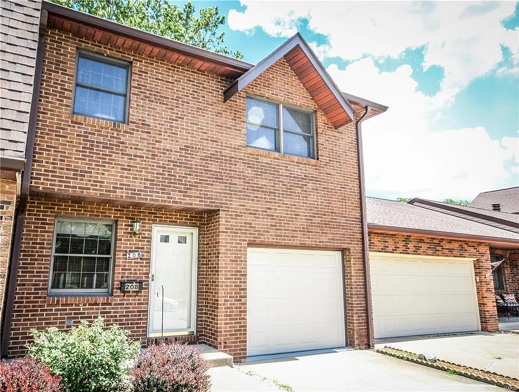 208 Windridge Dr photo 1