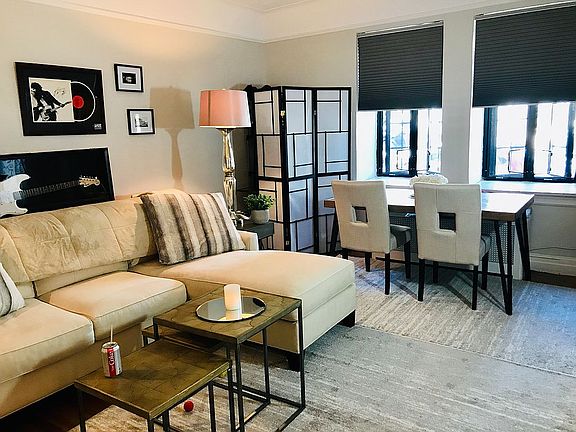 Living Room/Dining Area