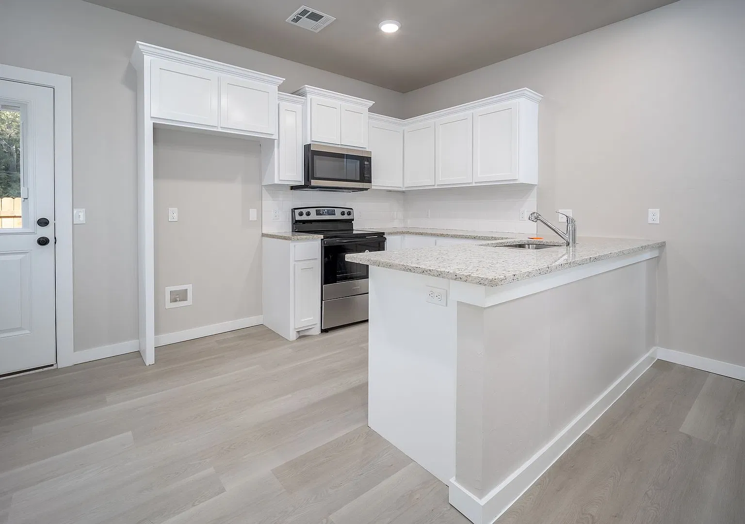 614 W. Rogers | El, Reno — Photo 4
