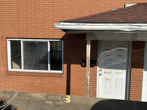 2nd image of 2803 Sunset Blvd APT 1