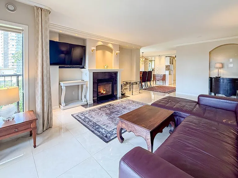1520 Harwood St #302 — Photo 6