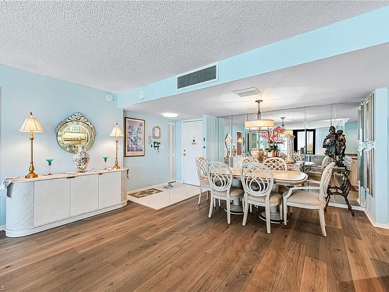 4001 Gulf Shore Blvd N #505 — Photo 2