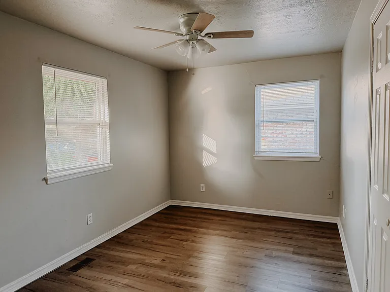 6336 N Hammond Ave — Photo 17